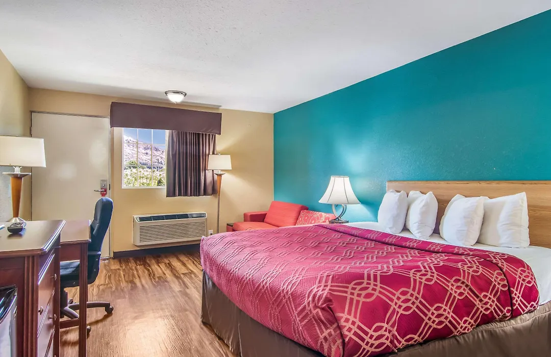 Econo Lodge Hotel Bradford-1